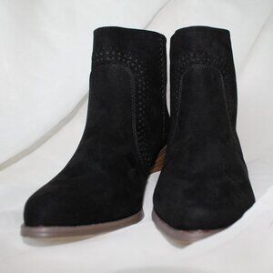 JustFab Heeled Boots (Black, size 7.5)